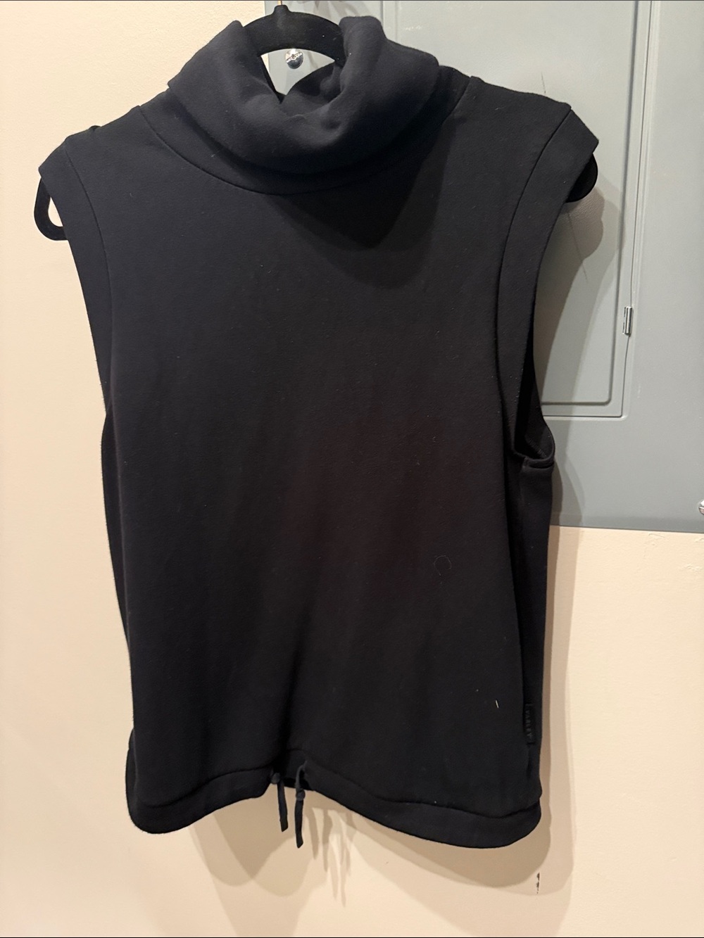 Varley Black Sleeveless Turtleneck Drawstring Tank